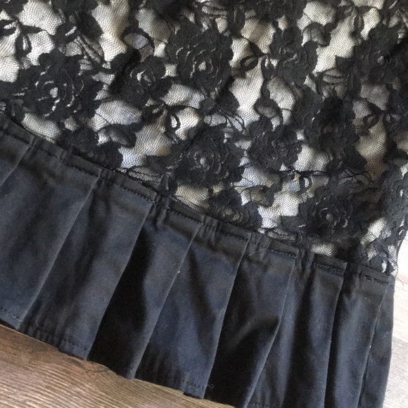 Le chateau lace pencil skirt - Picture 2 of 4